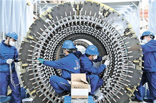 在嚴格開展疫情防控工作的同時,加緊生產(chǎn),保障重點項目產(chǎn)品完成進度